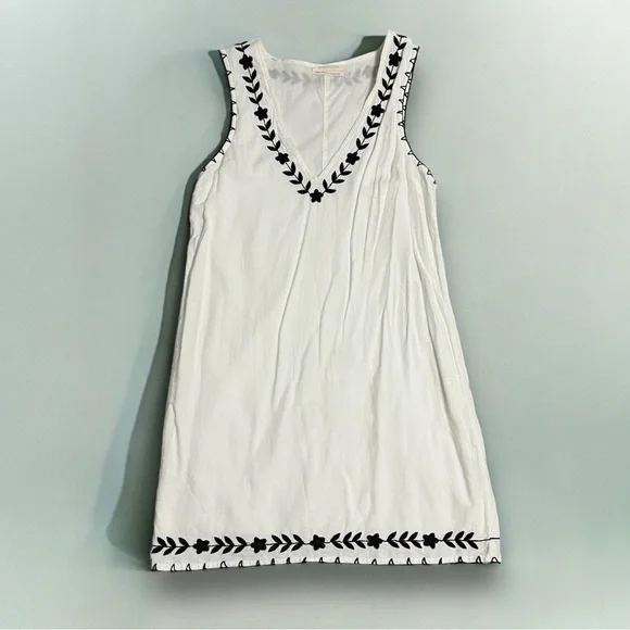 Urban Outfitters Embroidered White Dress Urban Outfitters Embroidered White Dress